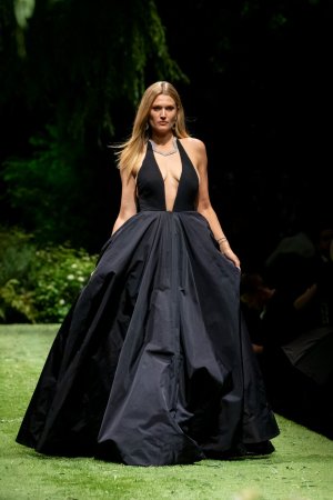 Carolines-Couture_2025-.jpg