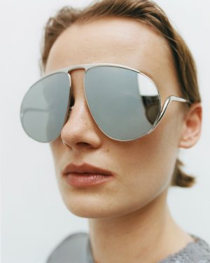 02_Loewe_01.jpg
