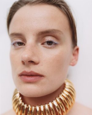 @schiaparelli Photographer @ellenfedors_ Stylist @chloe_grace_pressHair @keiterada Makeup @ern...jpg
