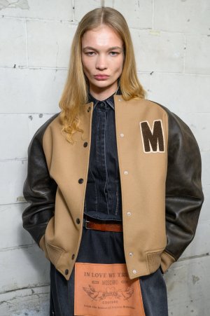 moschino-bks-f25-095.jpg