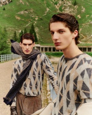 Giorgio-Armani-Fall-2021-Menswear-002.jpg