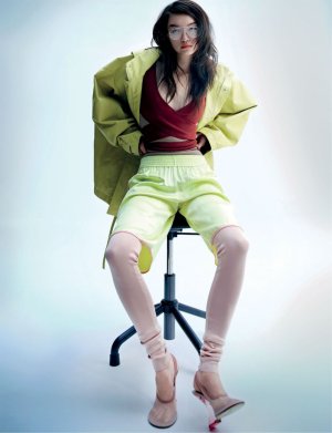 Harpers_Bazaar_SG_06_2025_freemagazines_top-32 拷貝.jpg