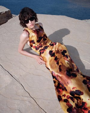 victoria-beckham-high-summer-2025-ad-campaign-the-impression-004.jpg