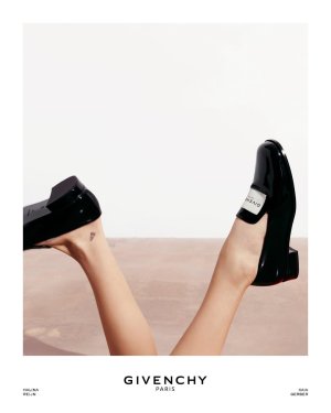 givenchy2025_06_12_19_49_326bcdf658-5066-4f2f-bbaa-ee4e49be0470.jpg