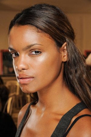 48-fashion-week-catwalk-hairstyle-trends-spring-summer-2013-valli.jpg