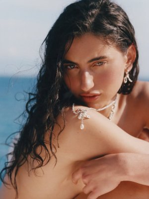 @paolamanes_ for @vogueportugal “Oceans of Life”Photographer- @carlydameModel- @paolamanes_@pr...jpg