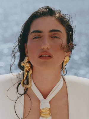 @paolamanes_ for @vogueportugal “Oceans of Life”Photographer- @carlydameModel- @paolamanes_@pr...jpg