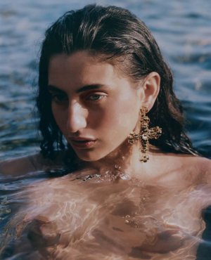 @paolamanes_ for VOGUE PORTUGAL @vogueportugal by @carlydame 🩵🌊#nurmodelmgt #nurmodel #cover #...jpg
