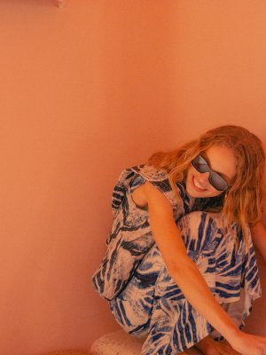 slowloveoficial_1750417387_3659088714437782151_1492904491.jpg