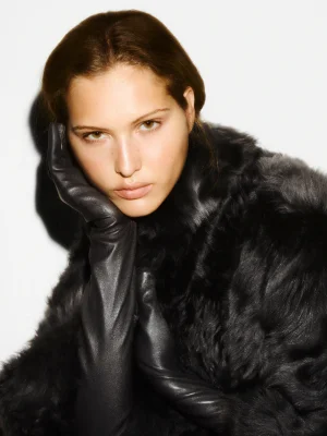 AW25-CAMPAIGN_ANGELINA-KENDALL_01.jpg.webp