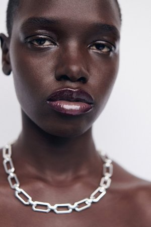 www.lundlund.com - hm-beauty-lookbook-fw25 12.jpg
