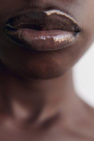 www.lundlund.com - hm-beauty-lookbook-fw25 4.jpg