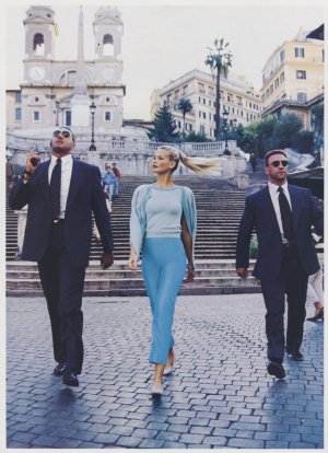 claudia-schiffer-in-roman-holiday-photographed-by-arthur-v0-uleppvuq85ud1.jpg