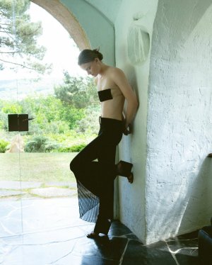 Photo @karopukowiec Model @_saunders10  styled by @asierrodriguez  hair @kyokokishita  makeup ...jpg