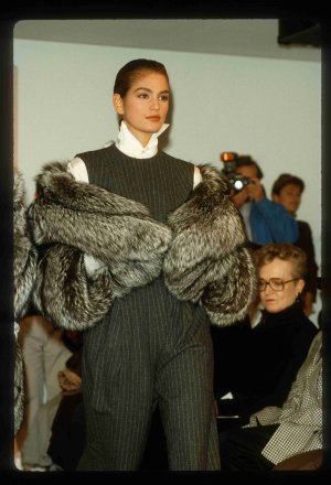 1_CindyCrawford.jpg 1_CindyCrawford.jpg