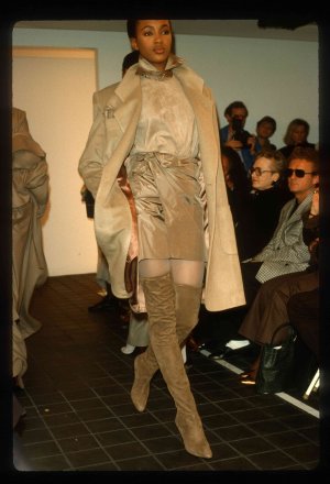 006-michael-kors-fall-1998-ready-to-wear-naomi-campbell.jpg 006-michael-kors-fall-1998-ready-to-wear-naomi-campbell.jpg