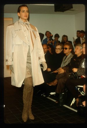 009-michael-kors-fall-1998-ready-to-wear-suzanne-lanza.jpg 009-michael-kors-fall-1998-ready-to-wear-suzanne-lanza.jpg