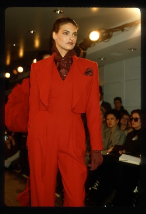 012-michael-kors-fall-1998-ready-to-wear-linda-evangelista.jpg 012-michael-kors-fall-1998-ready-to-wear-linda-evangelista.jpg