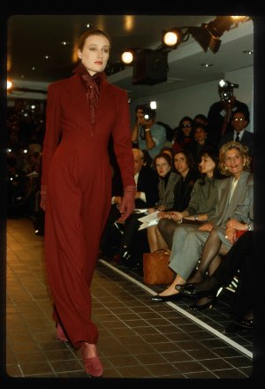 017-michael-kors-fall-1998-ready-to-wear-marie-sophie-wilson-carr.jpg 017-michael-kors-fall-1998-ready-to-wear-marie-sophie-wilson-carr.jpg