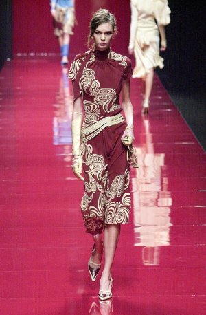 888-Lolita Lempicka - Runway -Fall Winter 2001-2002 Paris Fashion Week 01.jpg