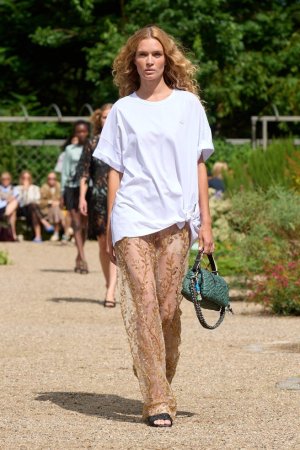 SS26-Copenhagen-Fashion-Week-Munthe-Runway-2x3-James-Cochrane-45.jpg