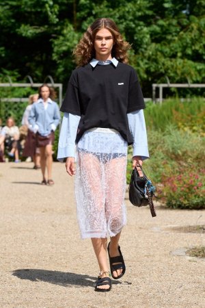 SS26-Copenhagen-Fashion-Week-Munthe-Runway-2x3-James-Cochrane-13.jpg