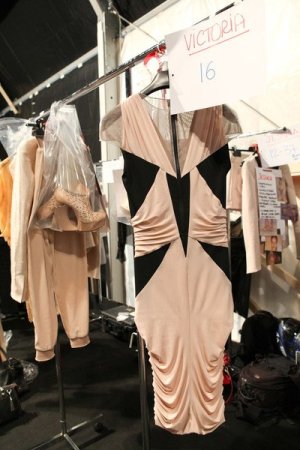 Byblos+Spring+2012+Backstage+3dkCuYB3Ad-l.jpg