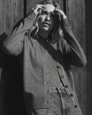 TOS_FW25_IN_SEASON_CAMPAIGN_26_BW.jpg