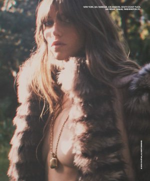 Vogue USA - September 2025_ページ_094.jpg