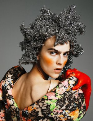 @wmagchina【The Artisan Issue】 「Yesterday & Tomorrow」The exaggerated silhouettes of classicism ge.jpg