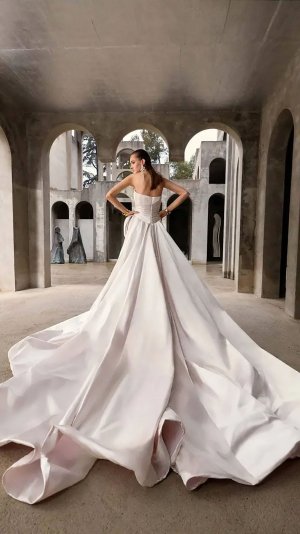 galia-lahav-kiss-and-tell-01 拷貝.jpg