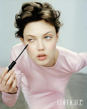 1754302162-lindsey_wixon_modella_donna-3.jpg