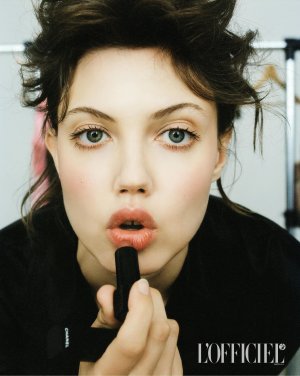 1754302162-lindsey_wixon_modella_donna-1.jpg