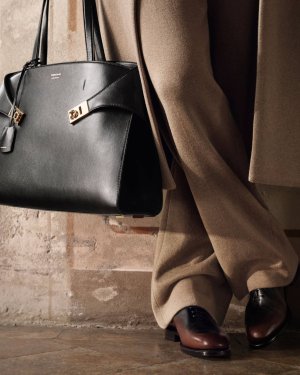 ferragamo-fall-2025-ad-campaign-the-impression-014.jpg