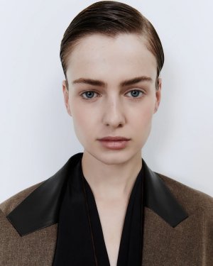 241120_ALYSI_CREME_FW25_LOOK_51_04398 拷貝.jpg