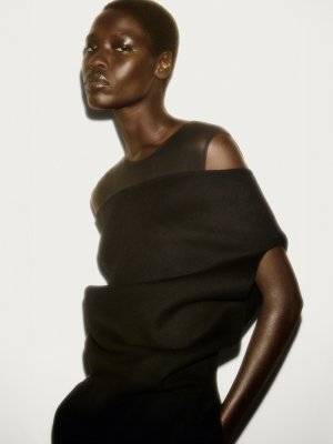 cos-fall-2025-ad-campaign-the-impression-017.jpg