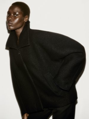 cos-fall-2025-ad-campaign-the-impression-021.jpg