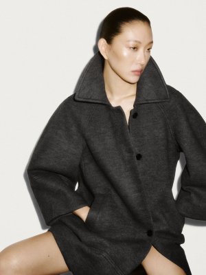 cos-fall-2025-ad-campaign-the-impression-042.jpg