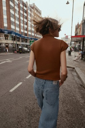 05536160700-a1.jpg