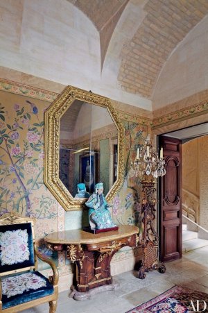 Inside-Valentino-Garavanis-Paris-Château-10.jpg