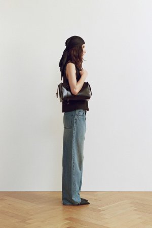 250707_FriendsWithFrank_Lookbook_FILM_Look5_1792-_WR_1.jpg