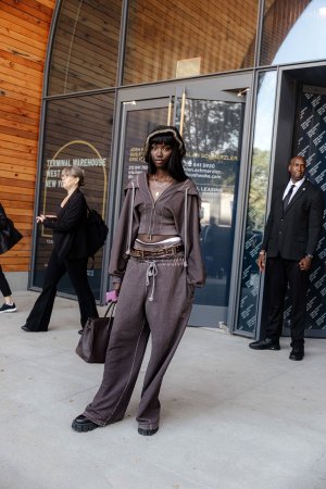 Anok-Yai-2025-09-11-NYFW-SS26-StreetStyle2-MelodieJeng-MJJ_0934.jpg