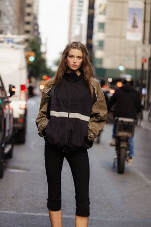 Stella-Hanan-2025-09-10-NYFW-SS26-StreetStyle1-MelodieJeng-MJJ_0601.jpg