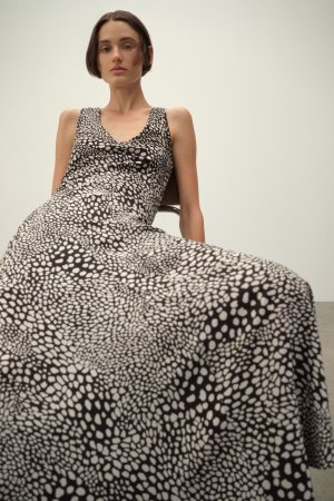 00017-rag-and-bone-spring-2026-ready-to-wear-credit-brand.jpg
