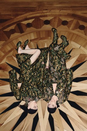 dries-van-noten-fall-2025-ad-campaign-the-impression-006-scaled.jpg