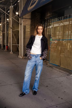 Stella-Hanan-2025-09-13-NYFW-SS26-StreetStyle4-MelodieJeng-MJJ_1611.jpg