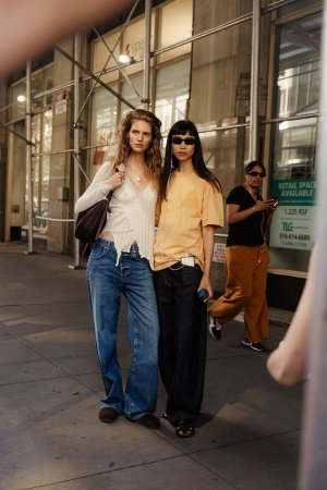 Rosalieke-Fuchs-Diane-Chiu-2025-09-13-NYFW-SS26-StreetStyle4-MelodieJeng-MJJ_1022.jpg