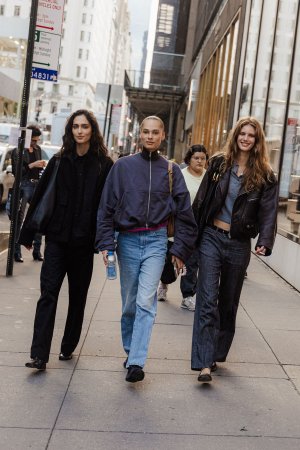 Sara-Caballero-Annemary-Aderibigbe-Rosalieke-Fuchs-2025-09-10-NYFW-SS26-StreetStyle1-MelodieJe...jpg