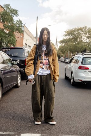 Zhao-Ziqi-2025-09-14-NYFW-SS26-StreetStyle5-MelodieJeng-MJJ_2664.jpg