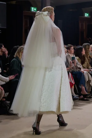 00114-richard-quinn-spring-2026-ready-to-wear-details-credit-gorunway.webp